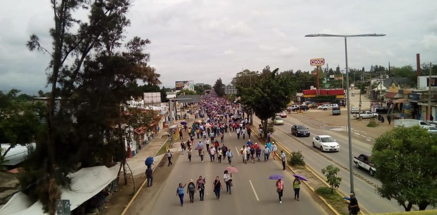 Con marcha exigen maestros justicia por desalojo de hace 12 años