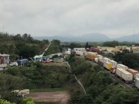 Continúa el bloqueo frente al Motel Santa Teresa en el Istmo