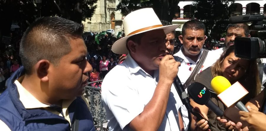 Por receso en su lucha, S-22 levanta plantón en el zócalo
