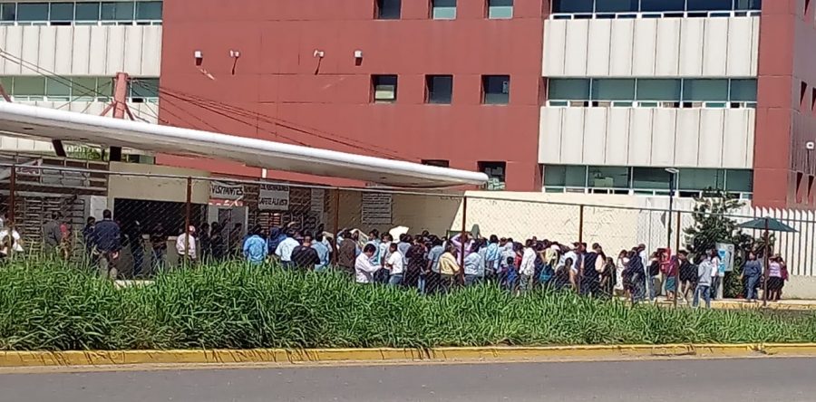 Pobladores de San Pedro el Alto protestan en Ciudad Administrativa