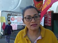 Sol Rojo bloquea frente a las oficinas del IMSS