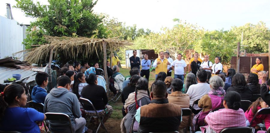 Recibe Horacio Antonio respaldo de habitantes de San Raymundo Jalpan