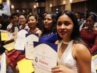 Egresan de la Preparatoria 6 de la UABJO 324 nuevos bachilleres