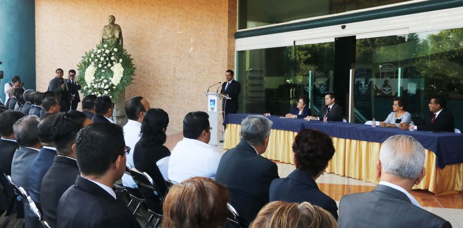 Repensar aportes de Juárez ante desafíos del país, urge Rector UABJO