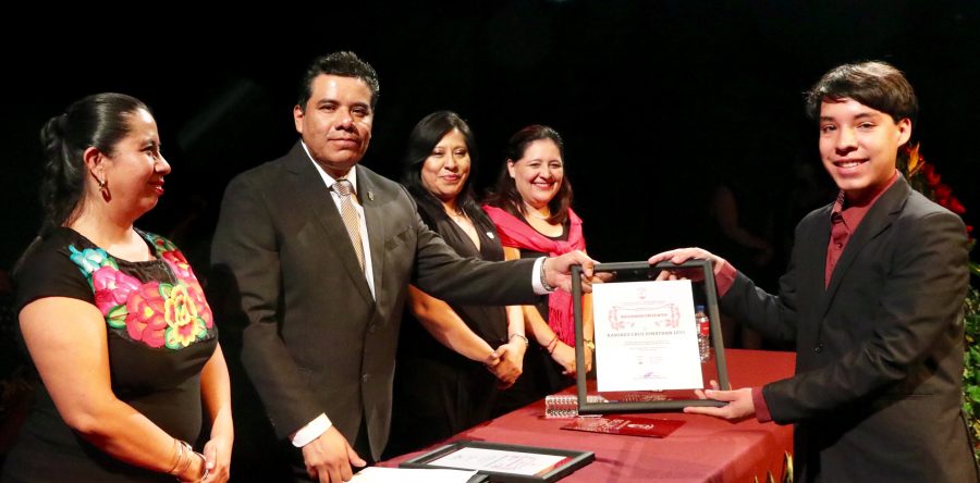 Entrega FBA-UABJO a sociedad 71 profesionales en Gestión Cultural y Música