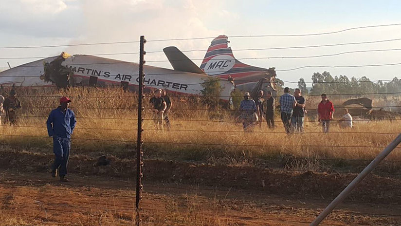 Se estrella avión en la capital de Sudáfrica