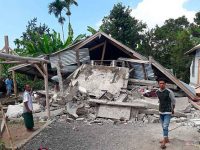 Cientos de réplicas tras fuerte sismo en Indonesia que dejó 14 muertos