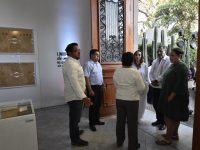 Inaugura Hernández Fraguas la muestra “Del Homenaje Racial a la Guelaguetza”