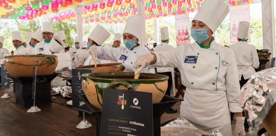 Deslumbra riqueza gastronómica de Oaxaca en el Festival de los Moles