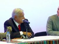 AMLO pide apoyo a gobernadores para descentralizar el Gobierno Federal