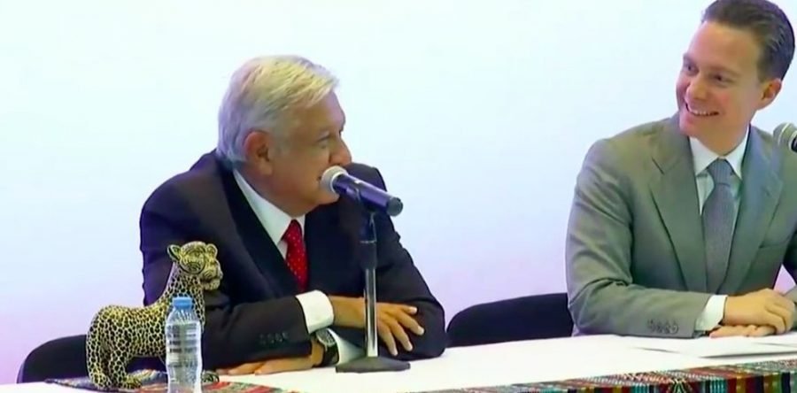 AMLO pide apoyo a gobernadores para descentralizar el Gobierno Federal