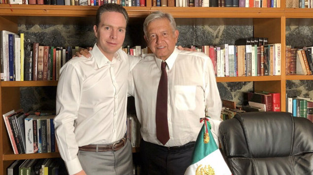 AMLO se fotografía con Manuel Velasco; anuncia reunión con la Conago