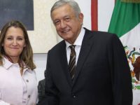 AMLO se reúne con ministra de Exteriores de Canadá