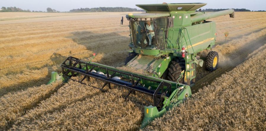 Agricultores de EU apoyan guerra comercial de Trump… por ahora
