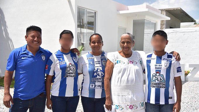 Atestigua Alejandro Murat entrega de viviendas a afectados del Istmo