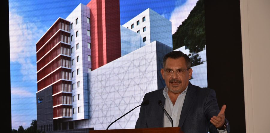 Atestigua Hernández Fraguas develación de primera piedra del Centro Médico de Alta Especialidad