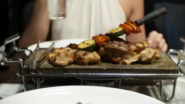 Cenas después de esta hora podría ser perjudicial para tu salud