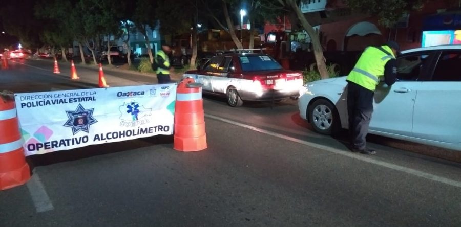 Detiene SSPO a 17 conductores en Operativo Alcoholímetro