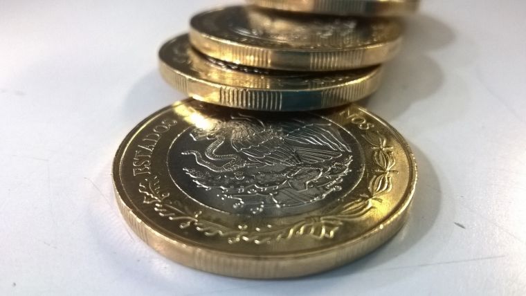 El peso, la segunda mejor moneda emergente del mundo en la semana