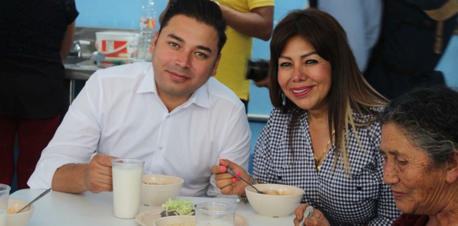 En recorrido por comedor comunitario, Raúl Cruz y Secretario de SEDESOL afirman que este atiende a más de 150 personas diariamente
