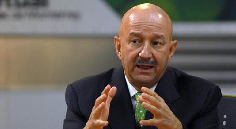 Excluyen a Carlos Salinas de la lista de los 300 líderes mexicanos