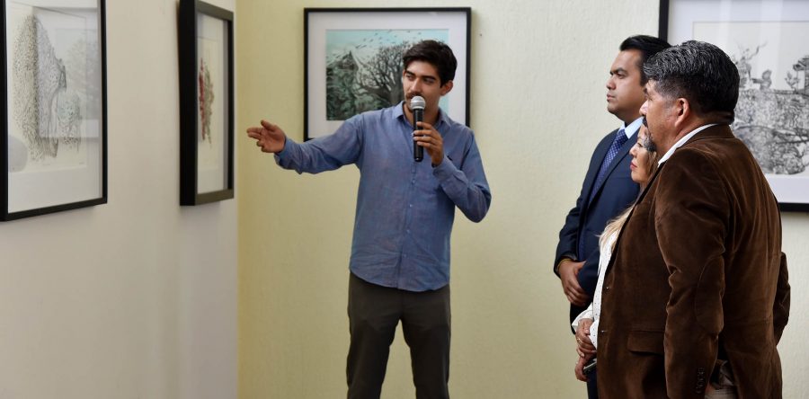 Expone Alexis Escobar “Divina Naturaleza” en el Congreso del Estado