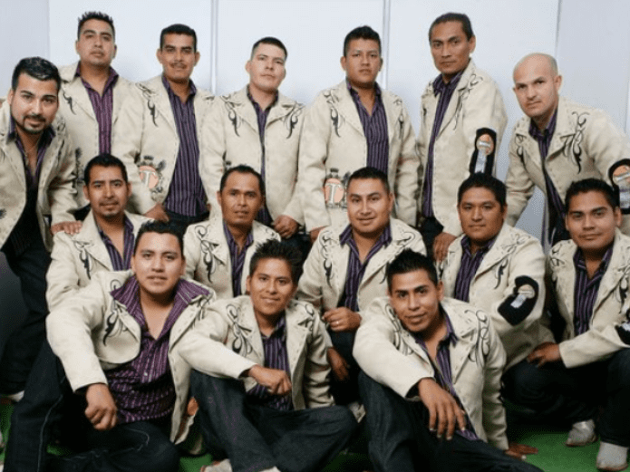 Fallecen seis integrantes de la banda “La Trilladora” en accidente carretero