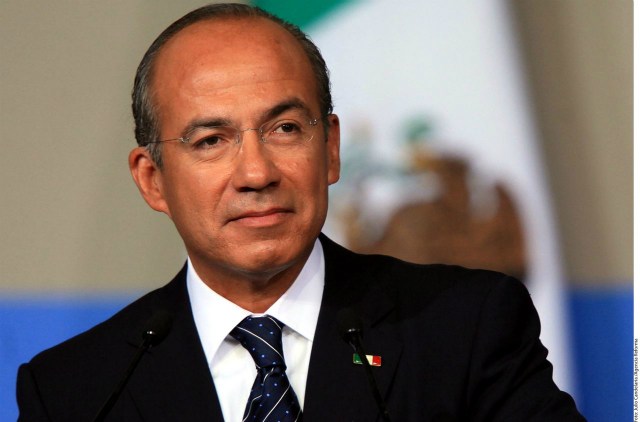 Felipe Calderón excusa el uso de su pensión y usuarios responden con memes