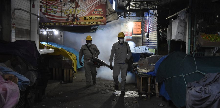 Fumigan la Central de Abasto para reforzar las acciones de higiene
