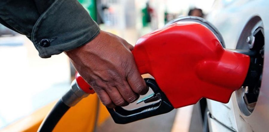 Gasolinas aumentaron 15.8 por ciento en el último año
