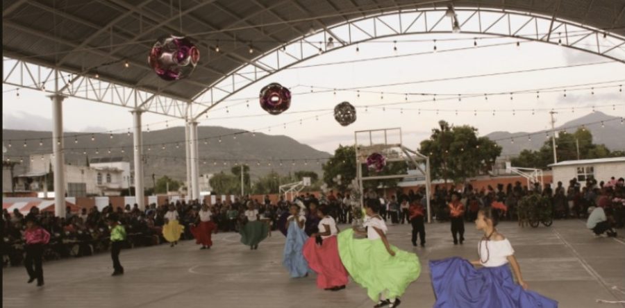 Gobierno de Oaxaca cumple compromiso con niñez de la Villa de Mitla