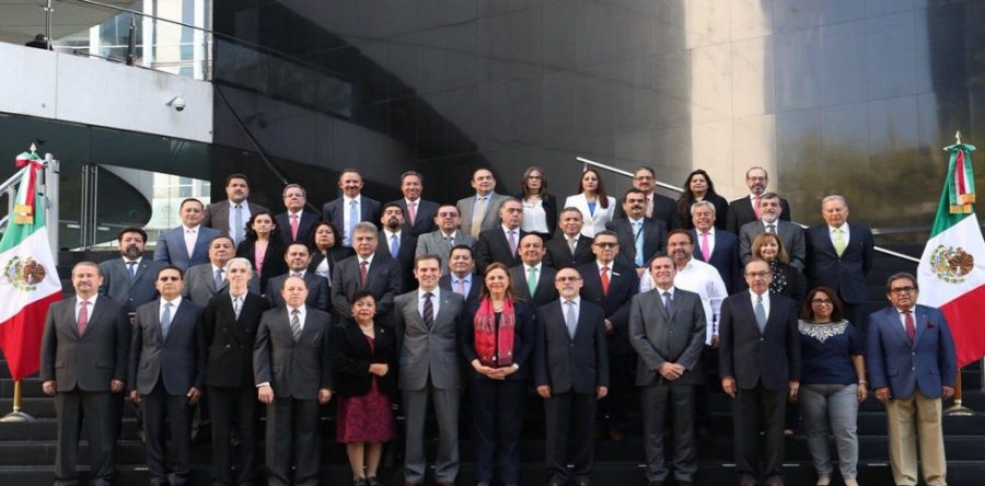 INE da constancia de mayoría a senadores electos