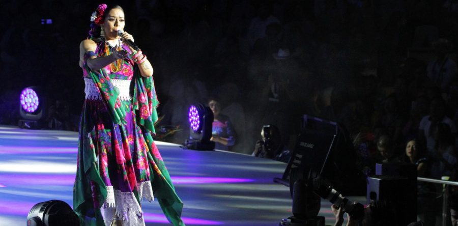 Invade Lila Downs con misticismo y folclore el Auditorio Guelaguetza