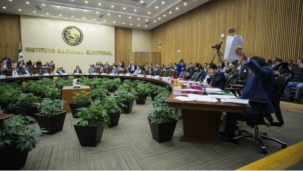 Multan al PVEM, PT, PES, Panal y MC por afiliaciones indebidas