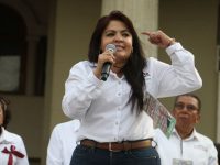 Nestora Salgado recibe constancia de mayoría como senadora