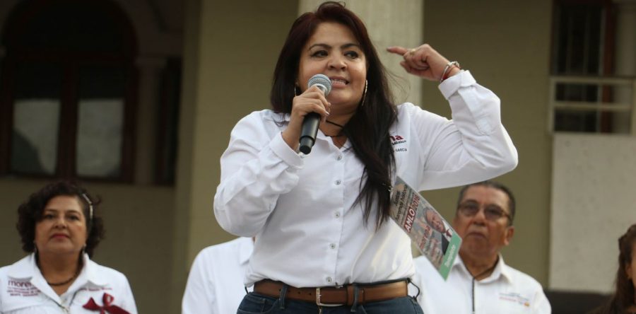 Nestora Salgado recibe constancia de mayoría como senadora
