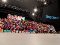 Niñas y niños de Oaxaca comparten con alegría y tradición su Guelaguetza