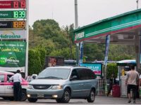 Precio de la gasolina solo aumentará con la inflación: Carlos Urzúa