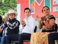 Premian a la piña de maguey más pesada