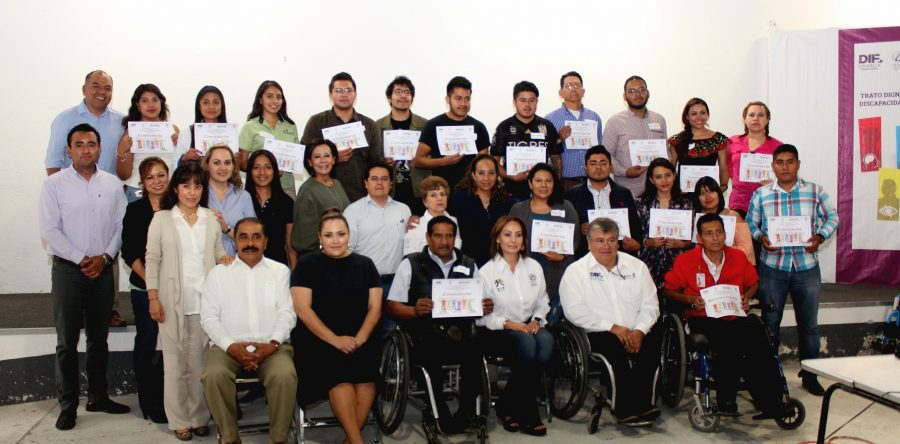 Promueven trato digno a personas con discapacidad