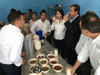 Raúl Cruz y el Secretario de Desarrollo Social inauguran comedor comunitario en Santa Lucía del Camino