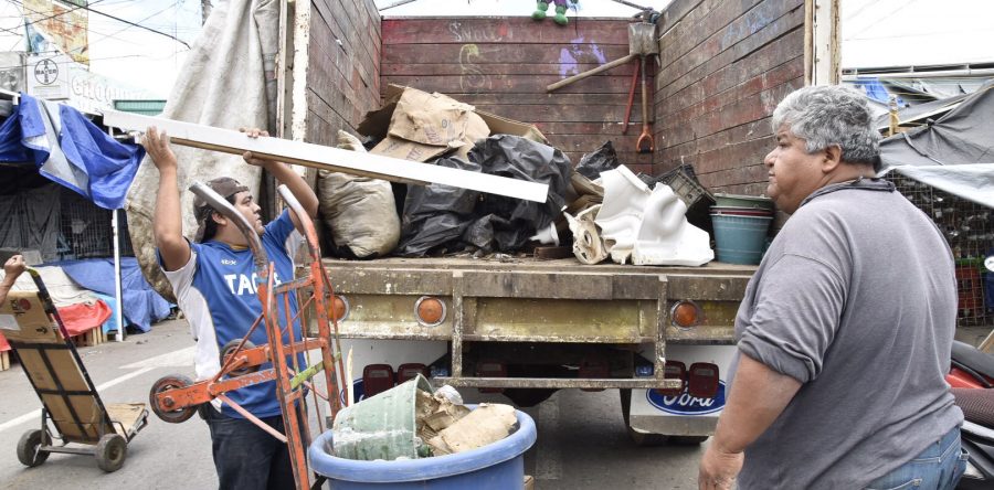 Realizan acciones de descacharrización en la  Central de Abasto
