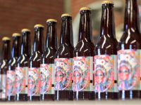 “La Roja”, cerveza artesanal conmemorativa de la Guelaguetza 2018