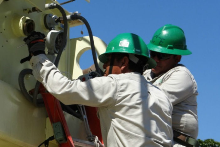 S&P advierte riesgos por cambios “inesperados” en sector energético, incluidos Pemex y CFE