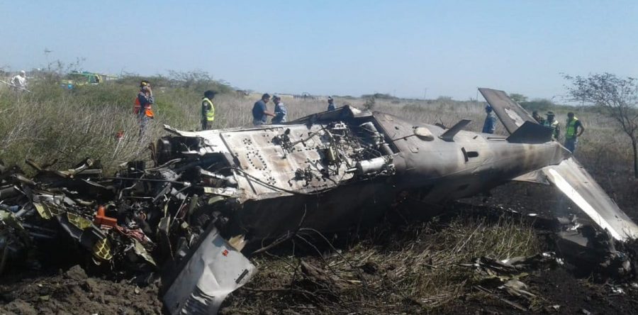 Se desploma avión de la Sedena en la base aérea de Ixtepec
