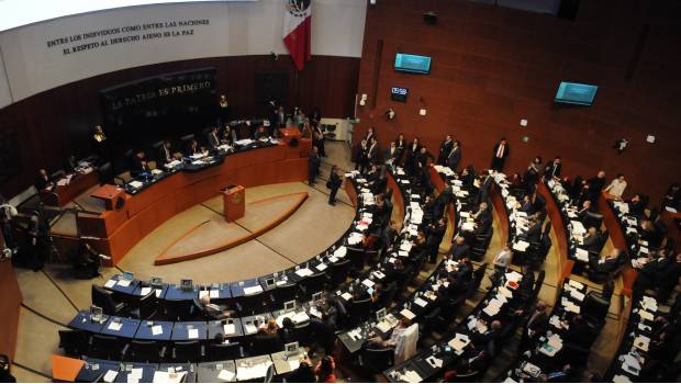 Senadores se irán con bono de 2.8 millones de pesos