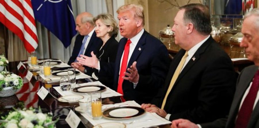 Trump arremete contra Alemania durante cumbre de la OTAN