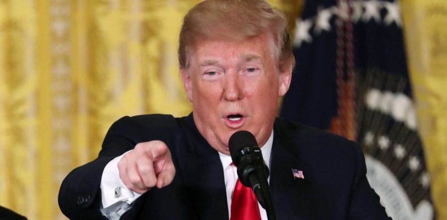 Trump planea elevar de 10 a 25% los aranceles a importaciones chinas por 200 mil mdd