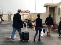 Vicente Fox evita aduana y viola protocolo de aeropuerto al regresar de EU