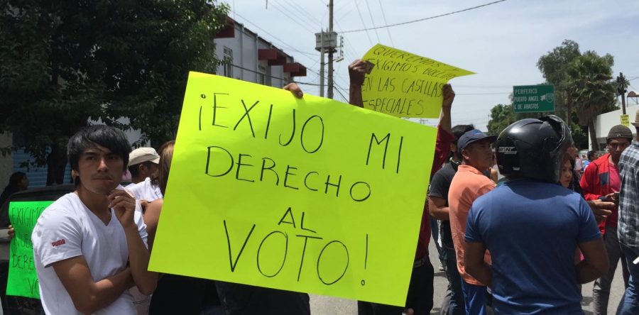 Con bloqueo se inconforman porque se acabaron las boletas en casillas especiales